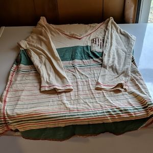 3/4 sleeve v-neck strip ed shirt